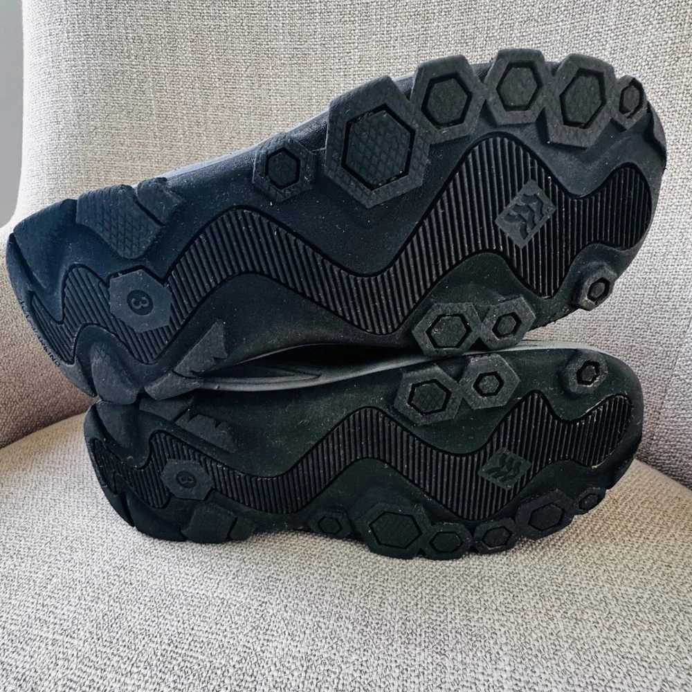 Target Kids Thermolite EcoMade Camo Winter Boots Black Tan Size 3